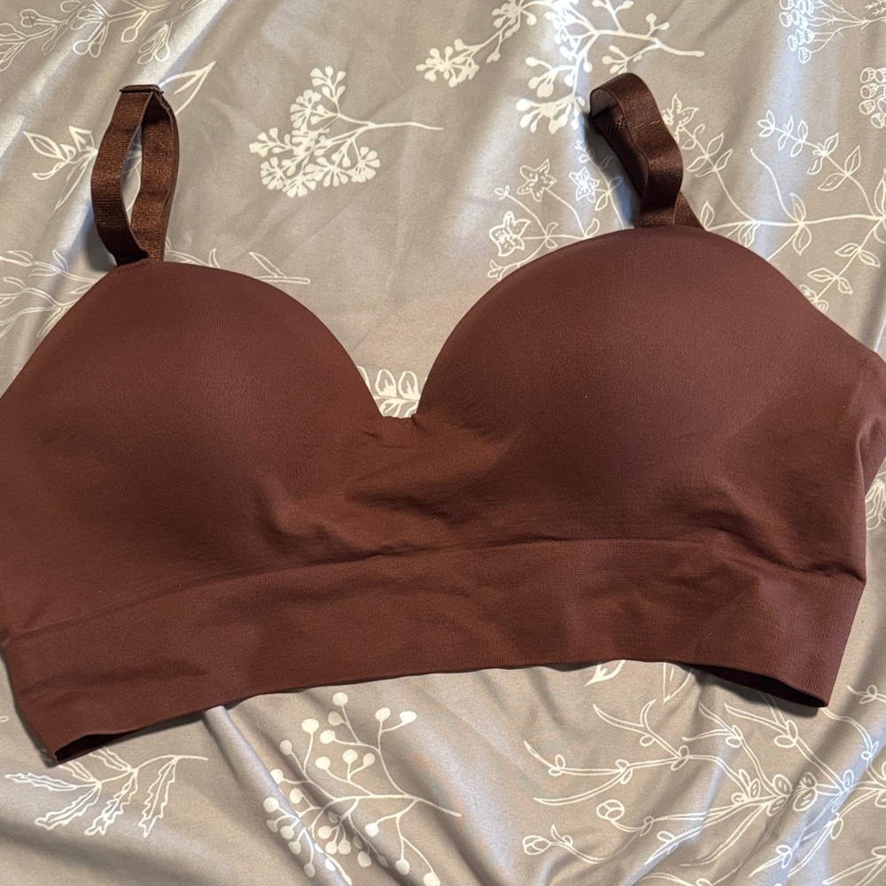 Seamless Wireless Bra in Rich Brown